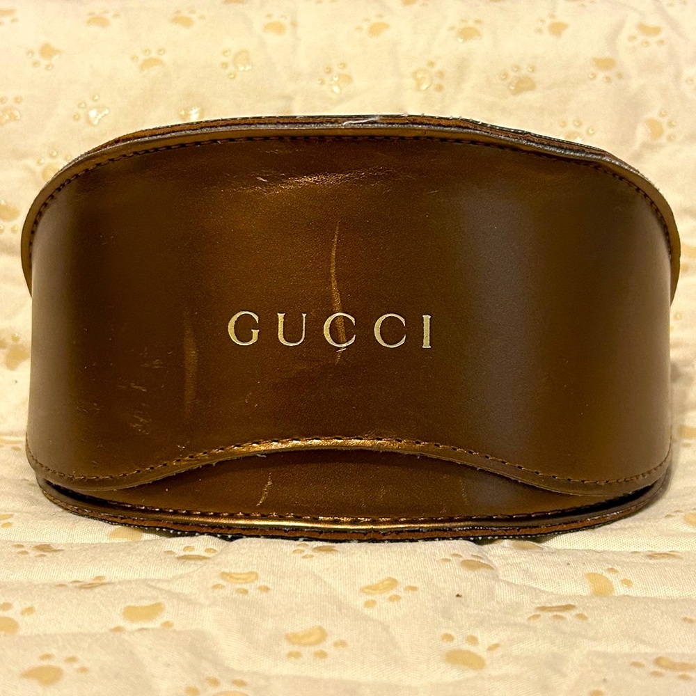 Gucci Glass case with cleaning cloth